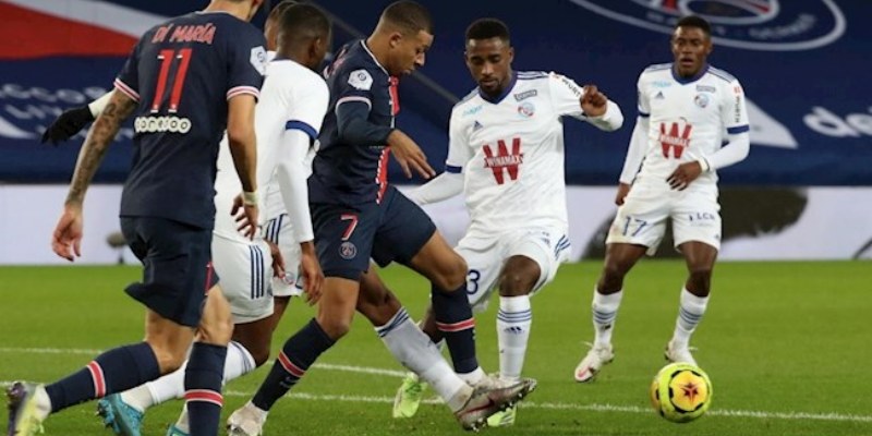 Strasbourg vs Paris Saint-Germain